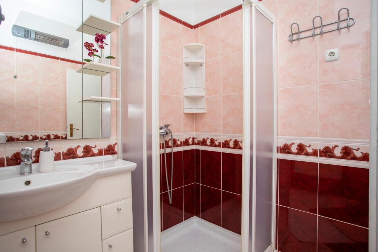 Villa Carla With Private Pool & Kids Playground - Pet Friendly Mutvoran Exteriör bild