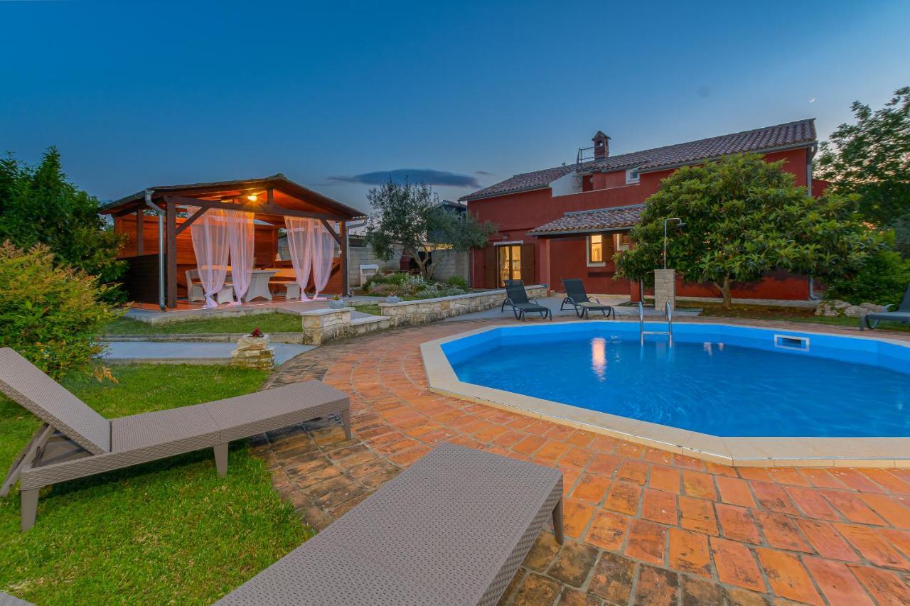 Villa Carla With Private Pool & Kids Playground - Pet Friendly Mutvoran Exteriör bild