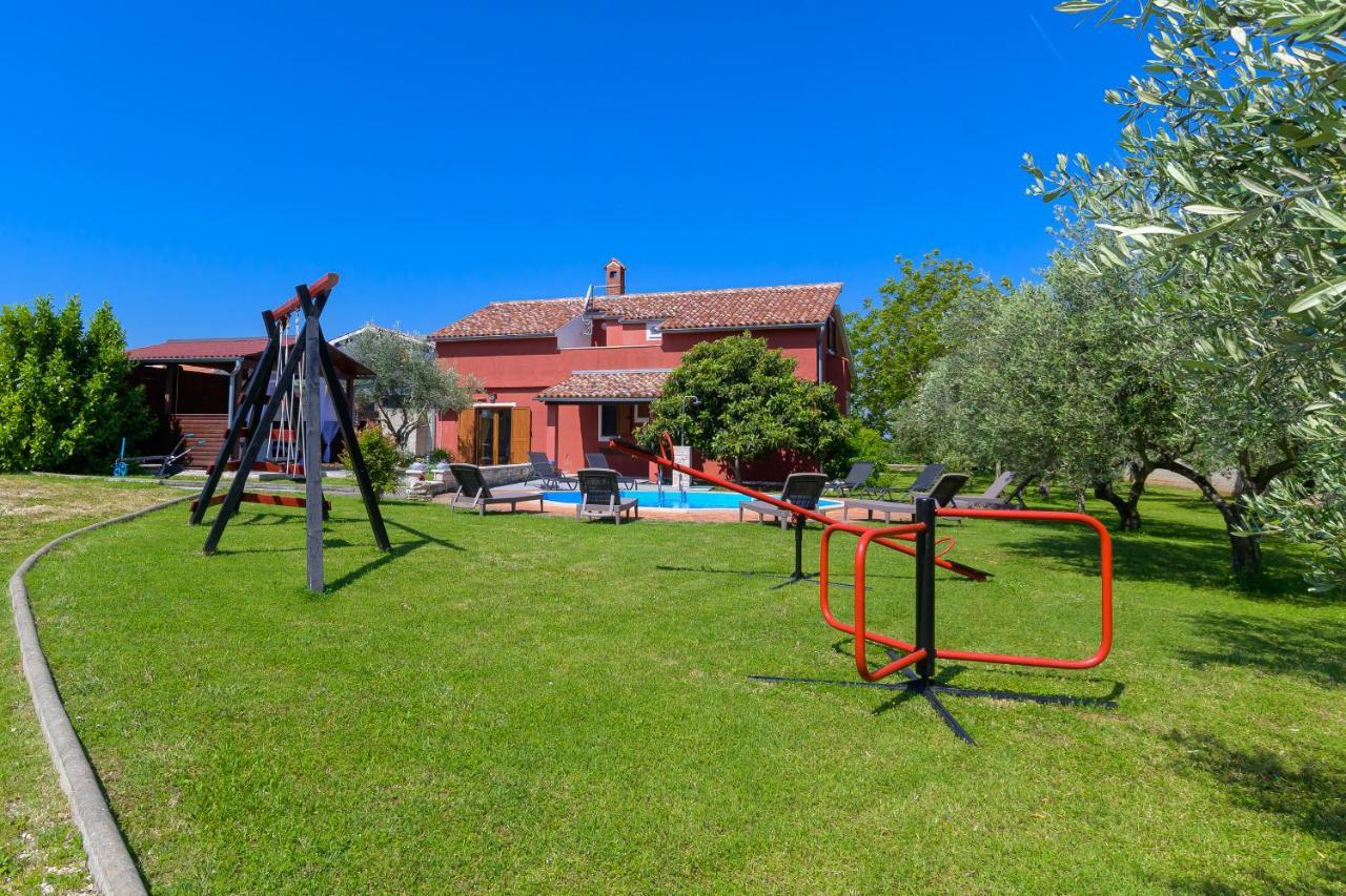 Villa Carla With Private Pool & Kids Playground - Pet Friendly Mutvoran Exteriör bild