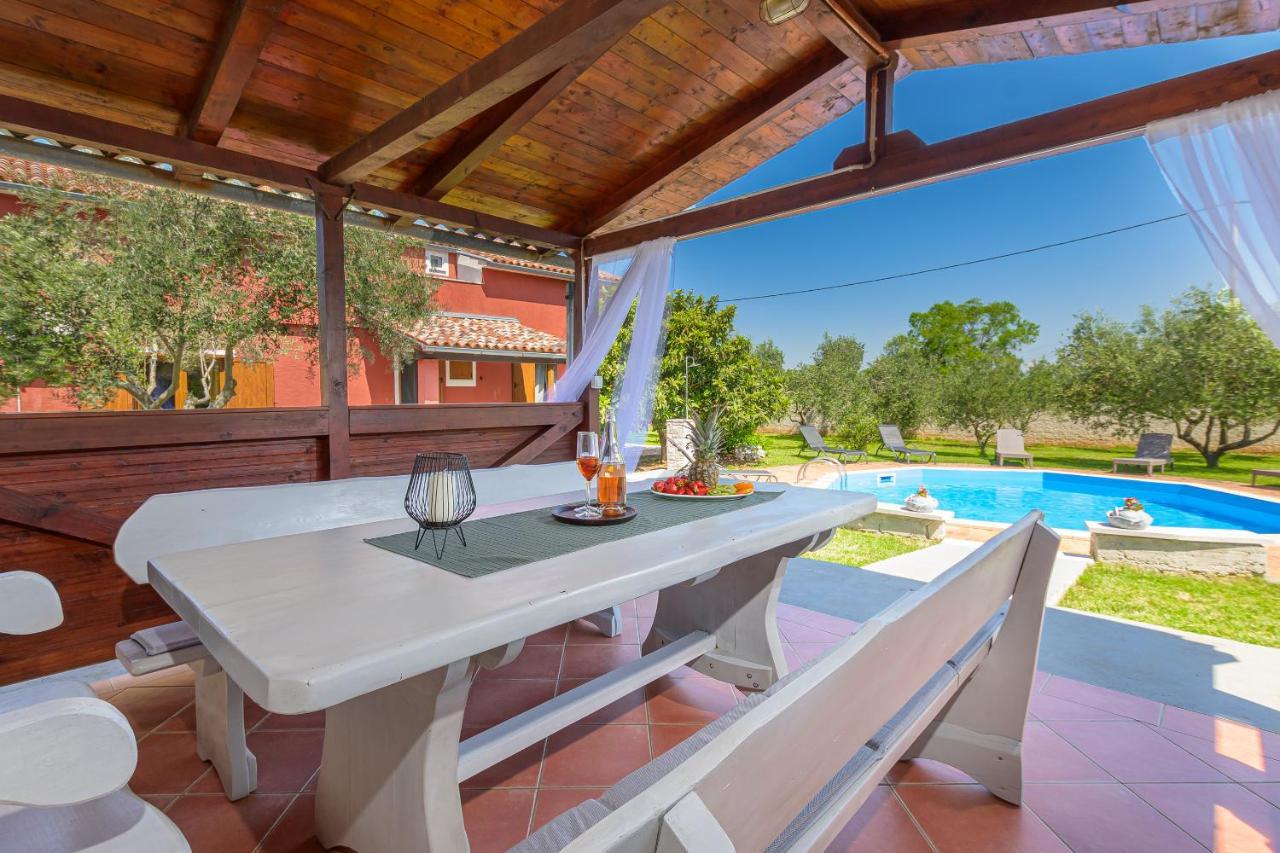 Villa Carla With Private Pool & Kids Playground - Pet Friendly Mutvoran Exteriör bild