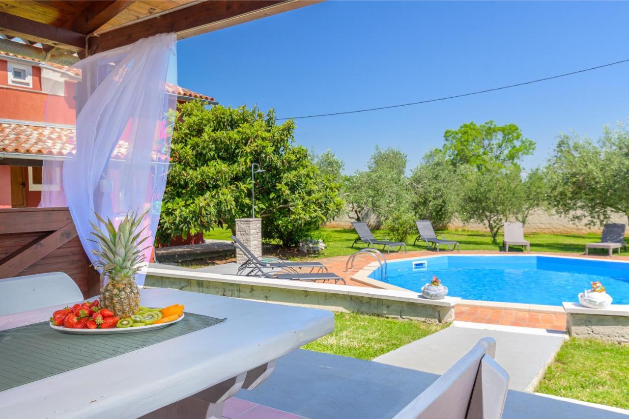 Villa Carla With Private Pool & Kids Playground - Pet Friendly Mutvoran Exteriör bild
