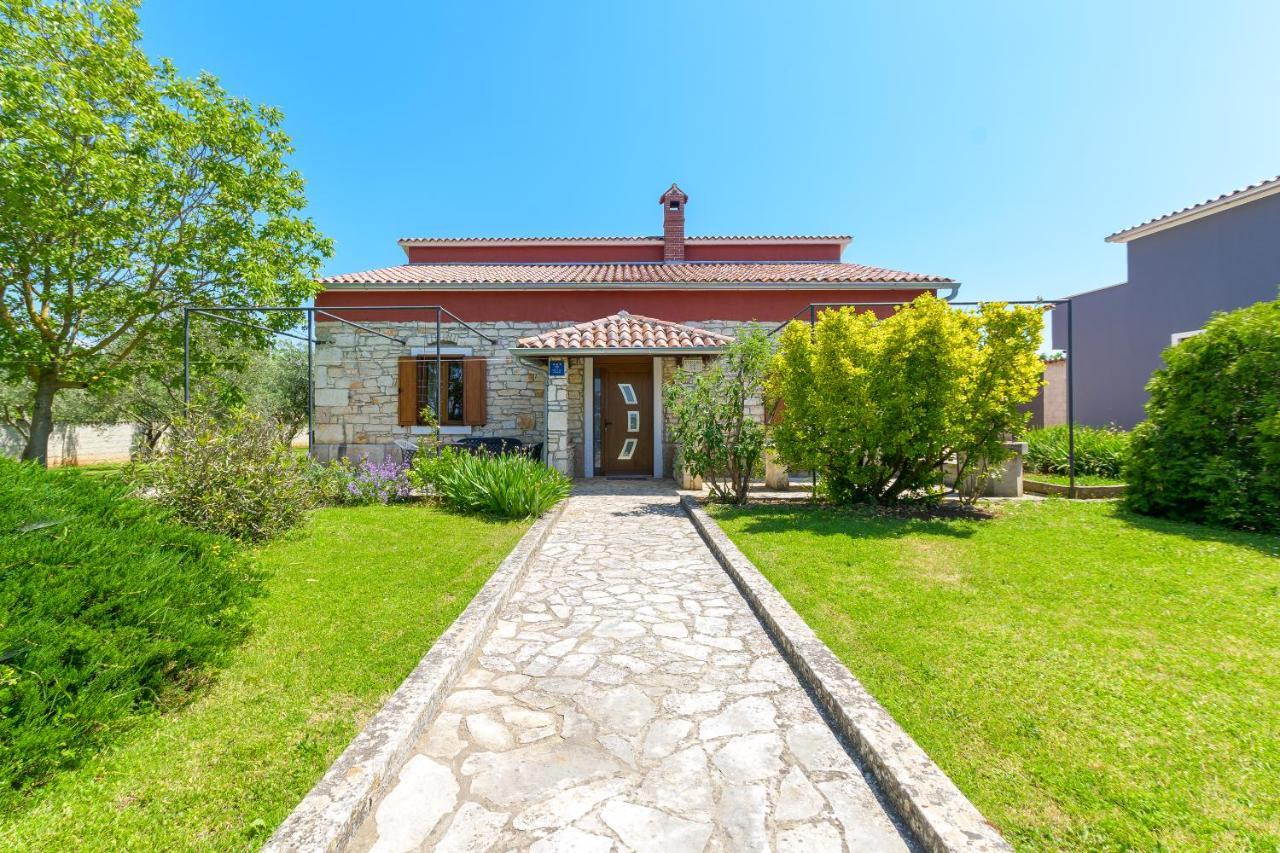 Villa Carla With Private Pool & Kids Playground - Pet Friendly Mutvoran Exteriör bild
