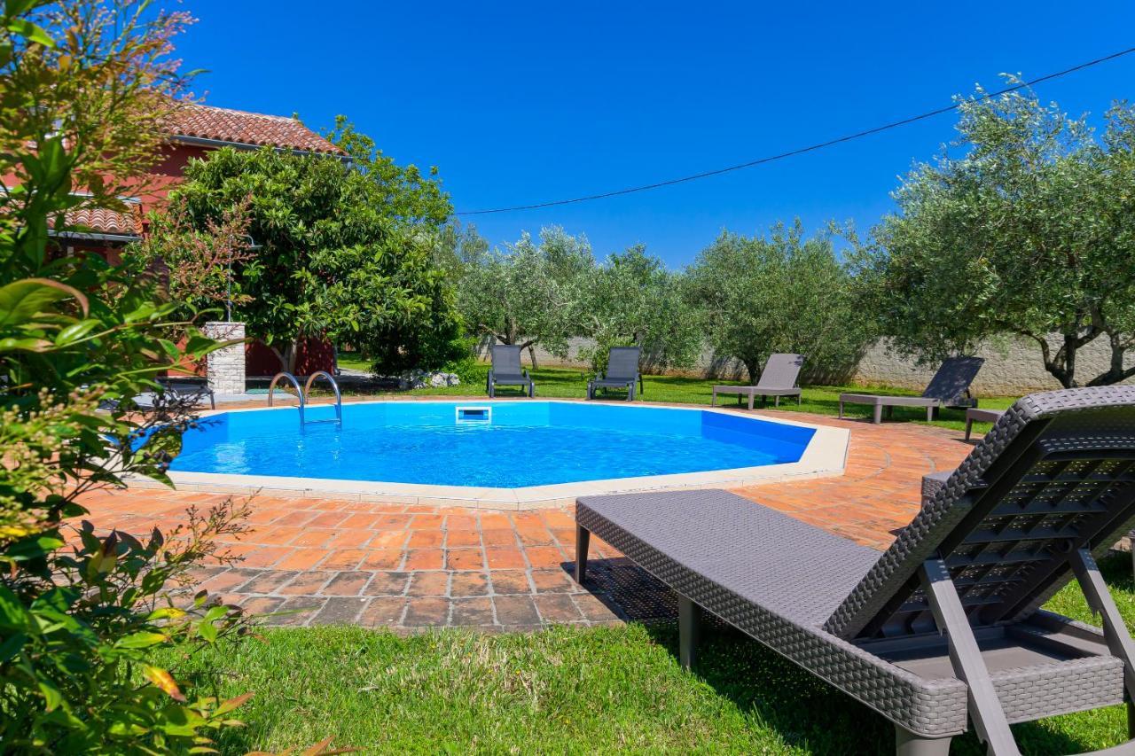Villa Carla With Private Pool & Kids Playground - Pet Friendly Mutvoran Exteriör bild