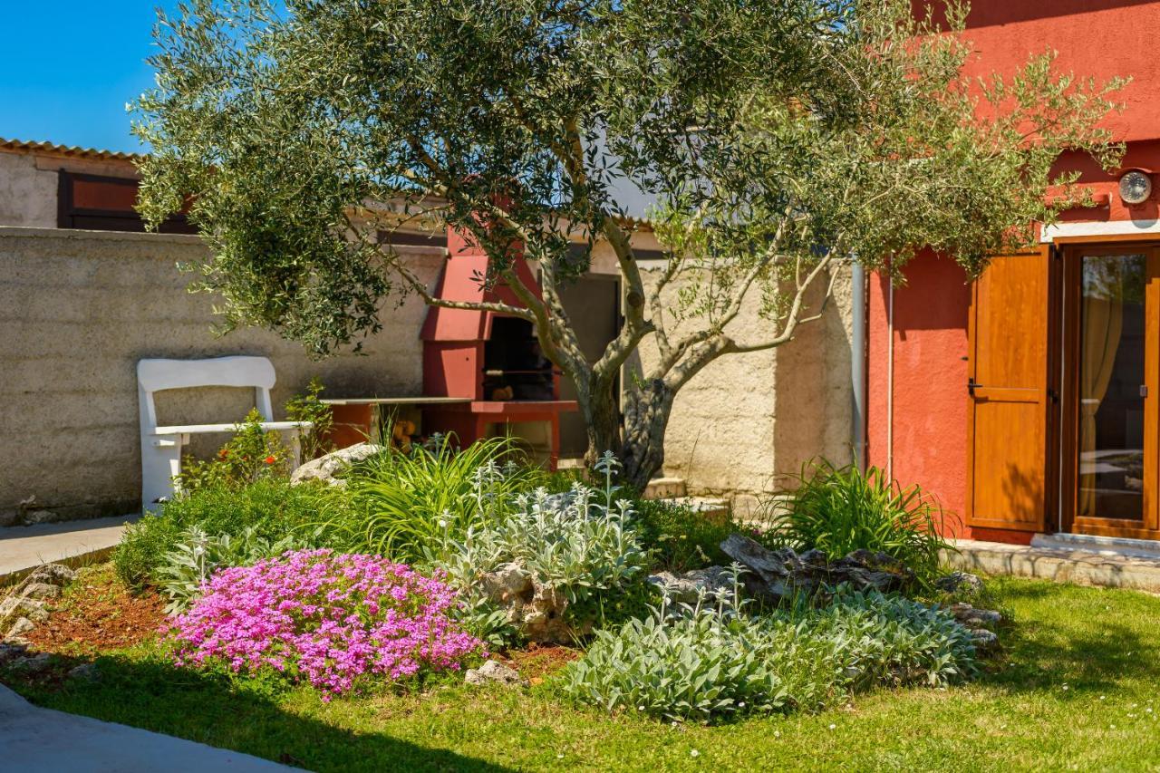 Villa Carla With Private Pool & Kids Playground - Pet Friendly Mutvoran Exteriör bild