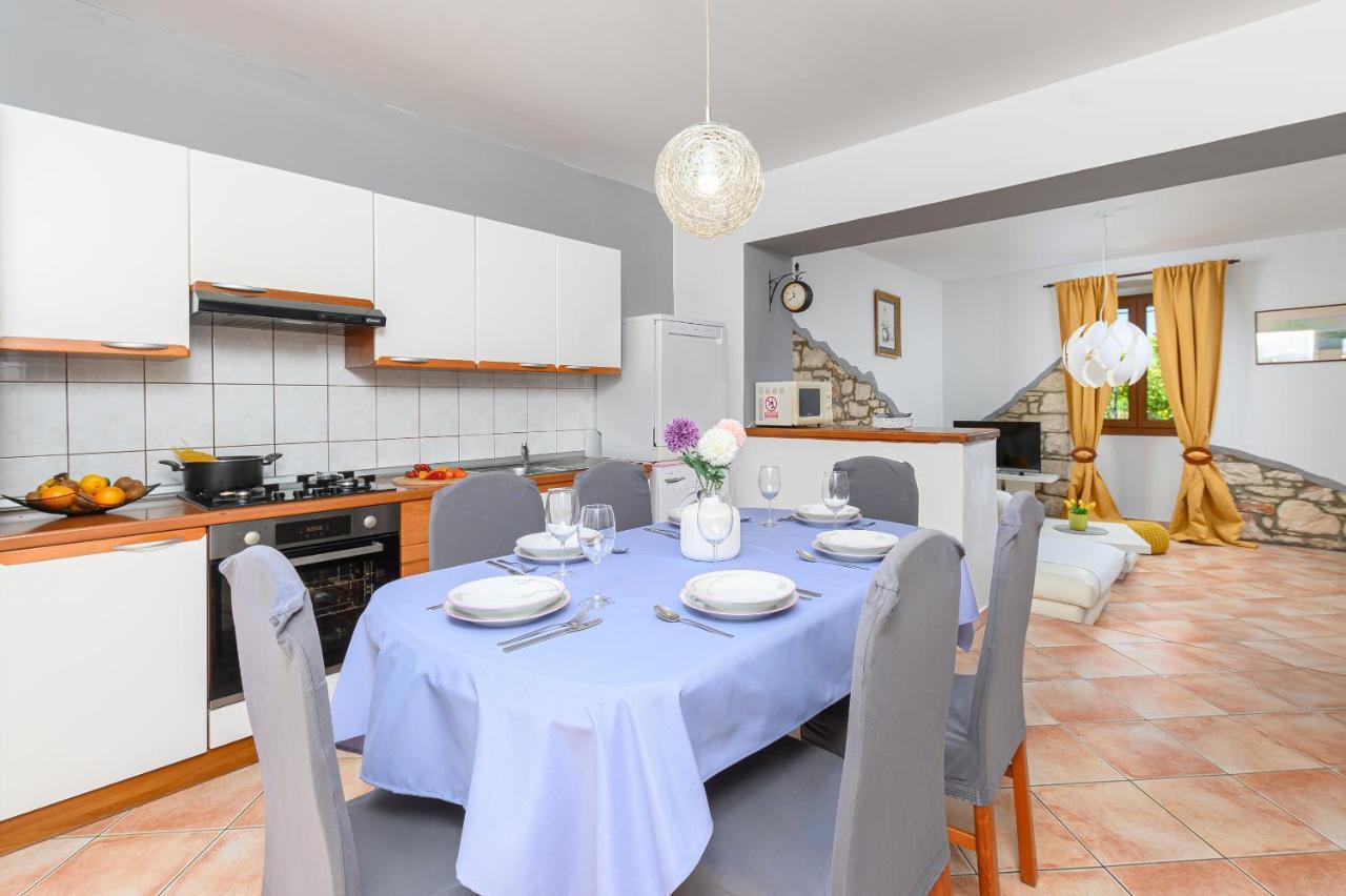 Villa Carla With Private Pool & Kids Playground - Pet Friendly Mutvoran Exteriör bild