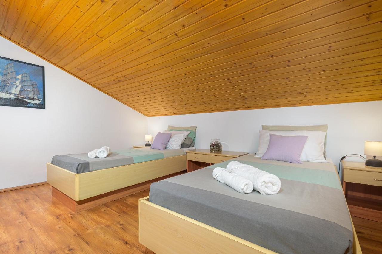 Villa Carla With Private Pool & Kids Playground - Pet Friendly Mutvoran Exteriör bild