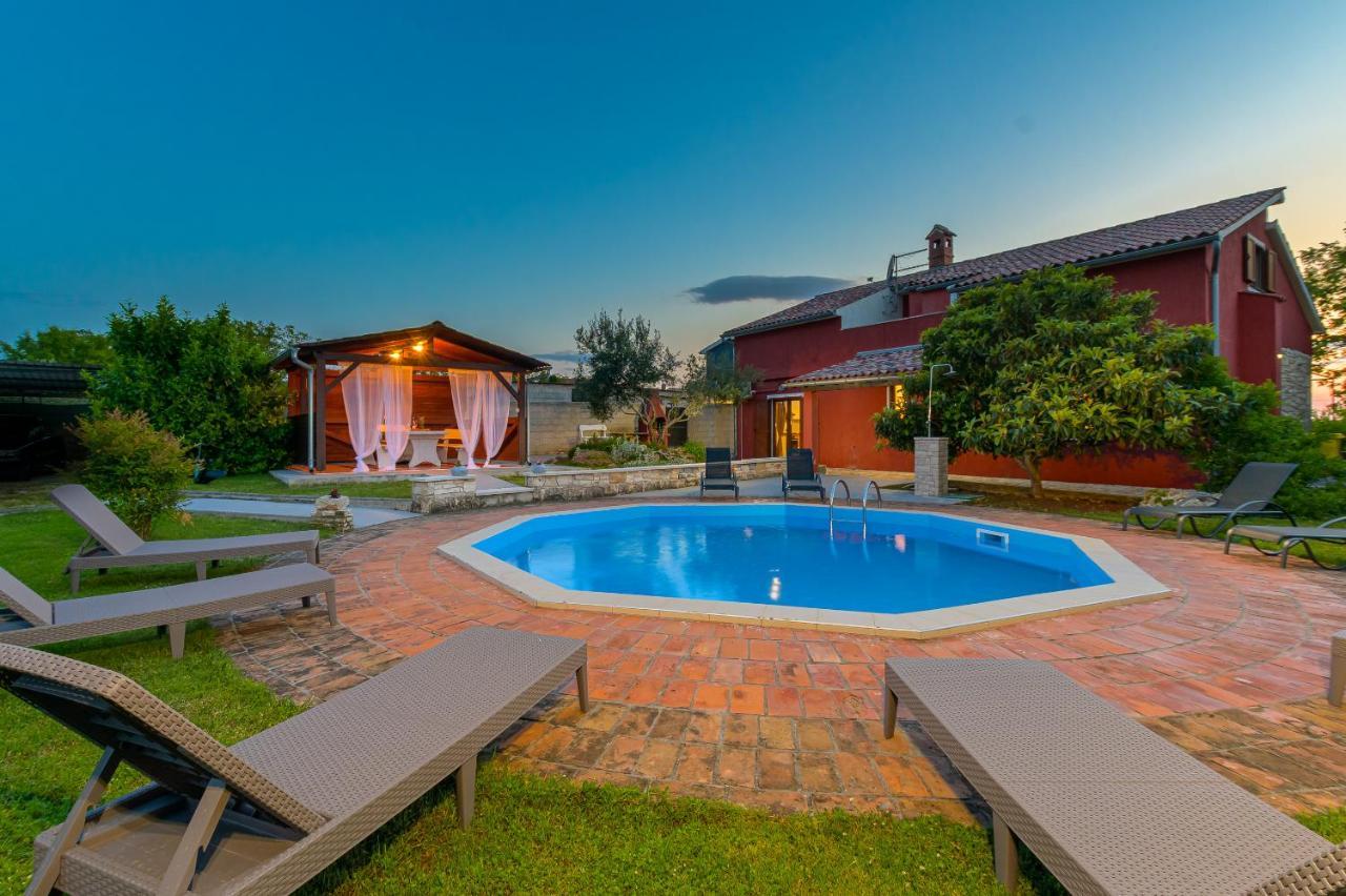 Villa Carla With Private Pool & Kids Playground - Pet Friendly Mutvoran Exteriör bild